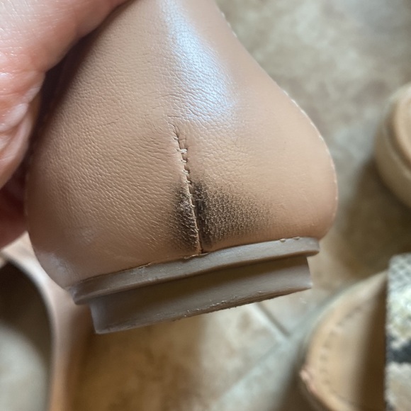 Nude Vionic leather flats - Picture 5 of 6